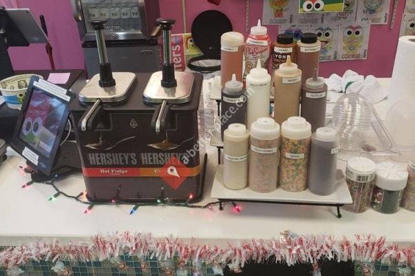 sweetFrog Premium Frozen Yogurt