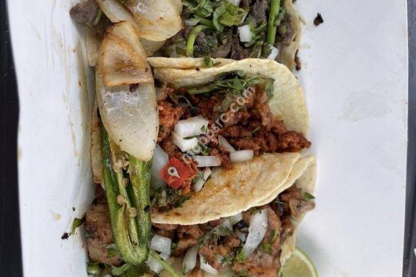 Tacos Y Las Pupusas locas