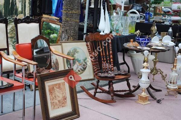 The Antique Collectible Market