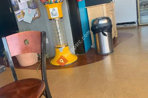 The Grounds Internet & Coffee Lounge