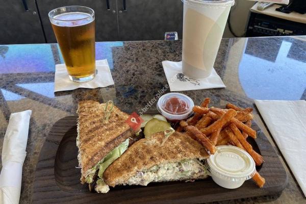 The Oaks Bar & Grille