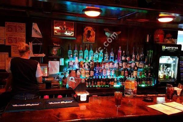 The Yellow Retriever Pub & Grill