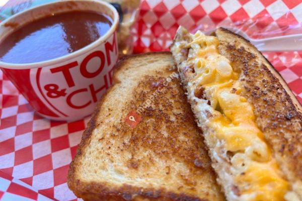 Tom + Chee - Newport