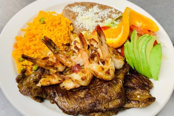 Tony Restaurant y Mariscos