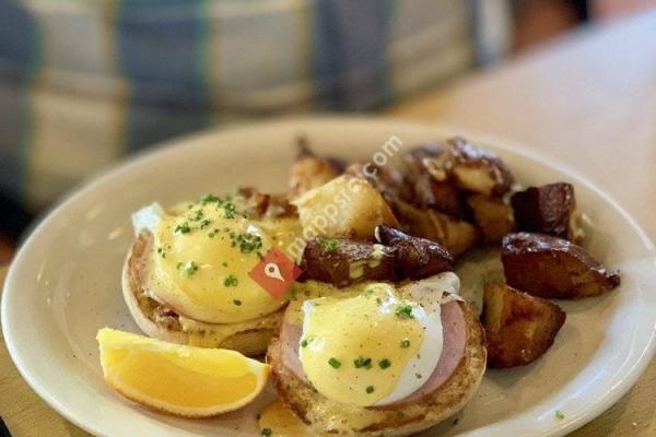 Trident Booksellers & Café