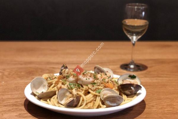 UP Lounge & Restaurant