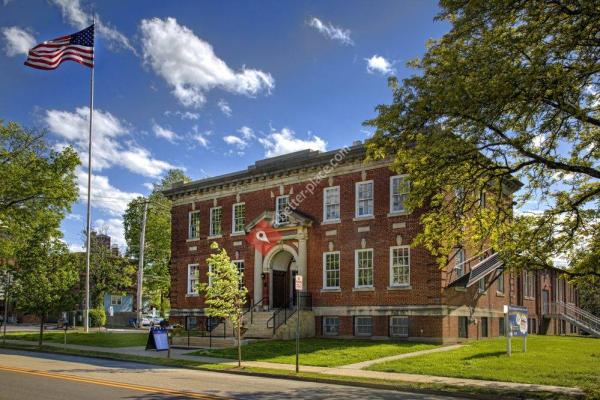 Uptown! Knauer Performing Arts Center