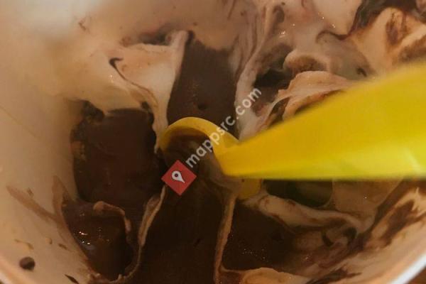 Utopia Frozen Yogurt and Coffee House