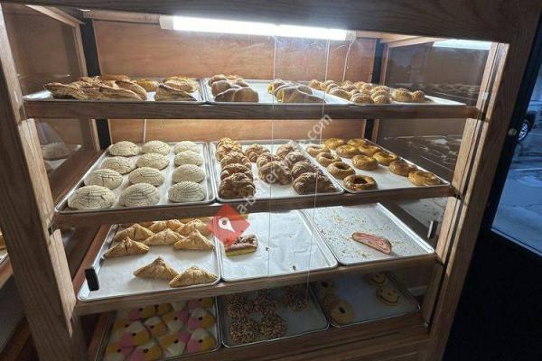 Victoria’s Bakery Deli