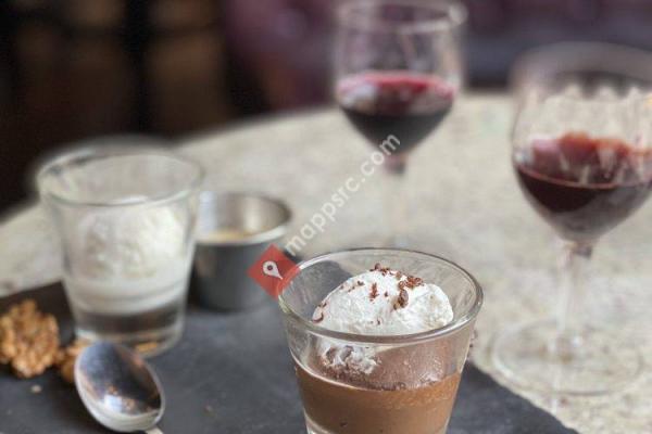 VINIA Wine & Kitchen