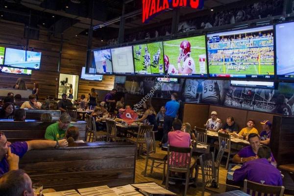 Walk-On's Sports Bistreaux - Opelika Restaurant