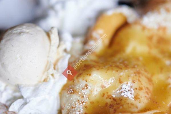 Whispers Cafe and Creperie