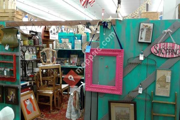 Wildwood Antique Mall of Titusville