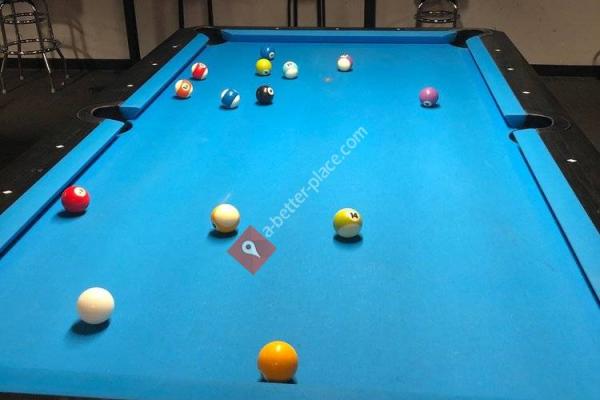 Zoosters Pub & Pool Hall